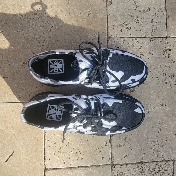 T.U.K Cow Print Platform Creepers Size 6 - Picture 8 of 8